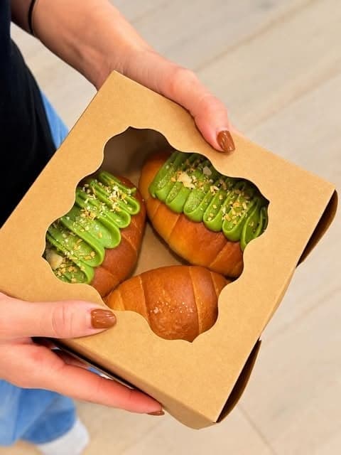 A pickup box of salted bread